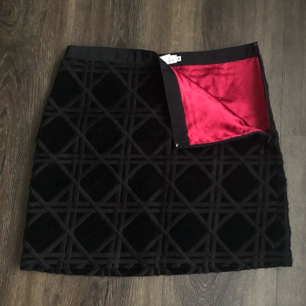 Gorgeous vineyard vines velvet skirt. New!